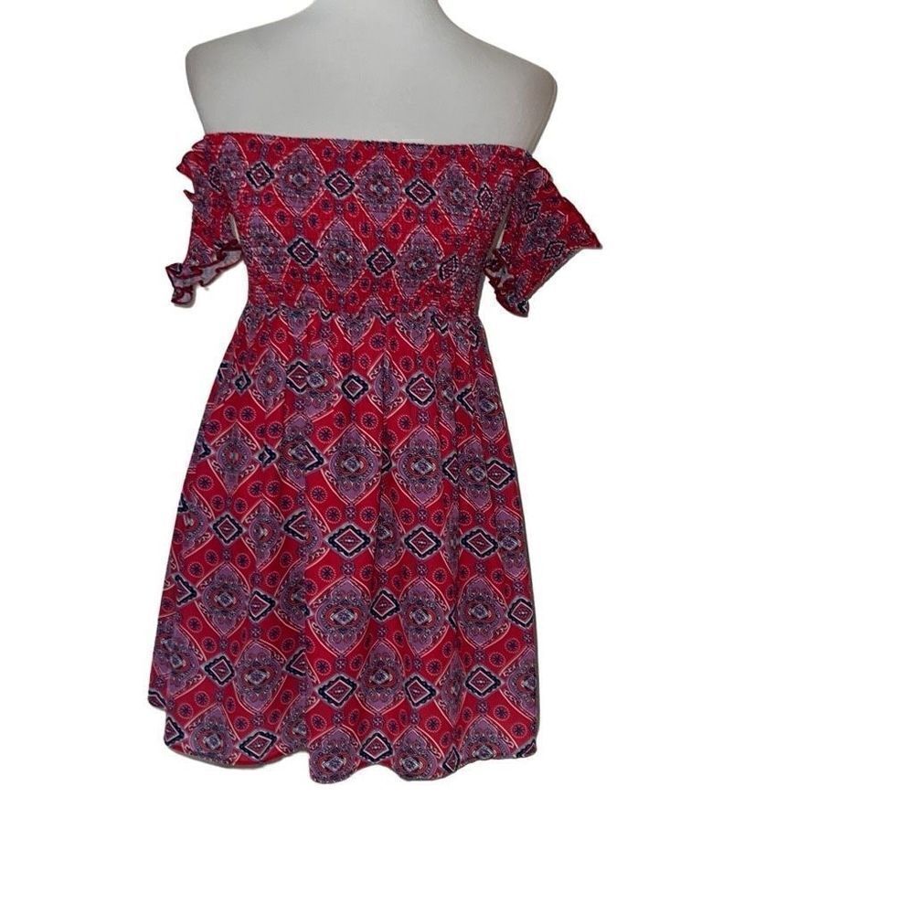 Tiger Mist Off-The-Shoulder Babydoll Mini Dress Smocked Red Paisley sz S Small